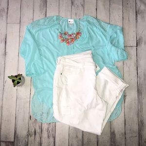 Old Navy white boyfriend skinny jeans